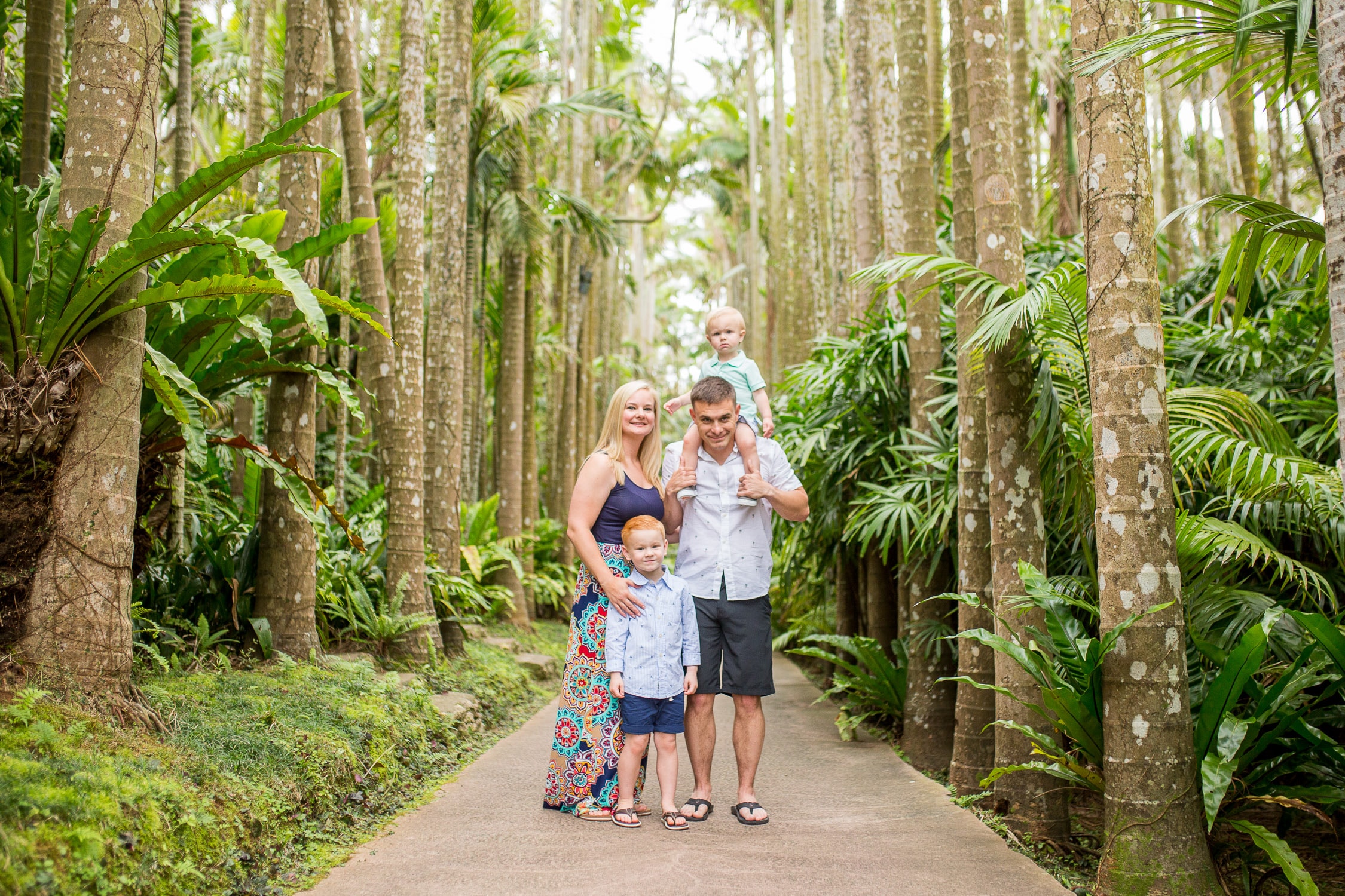 Family of four photo session at Okinawa's Southeast Botanical Gardens by Alison Bell, Photographer