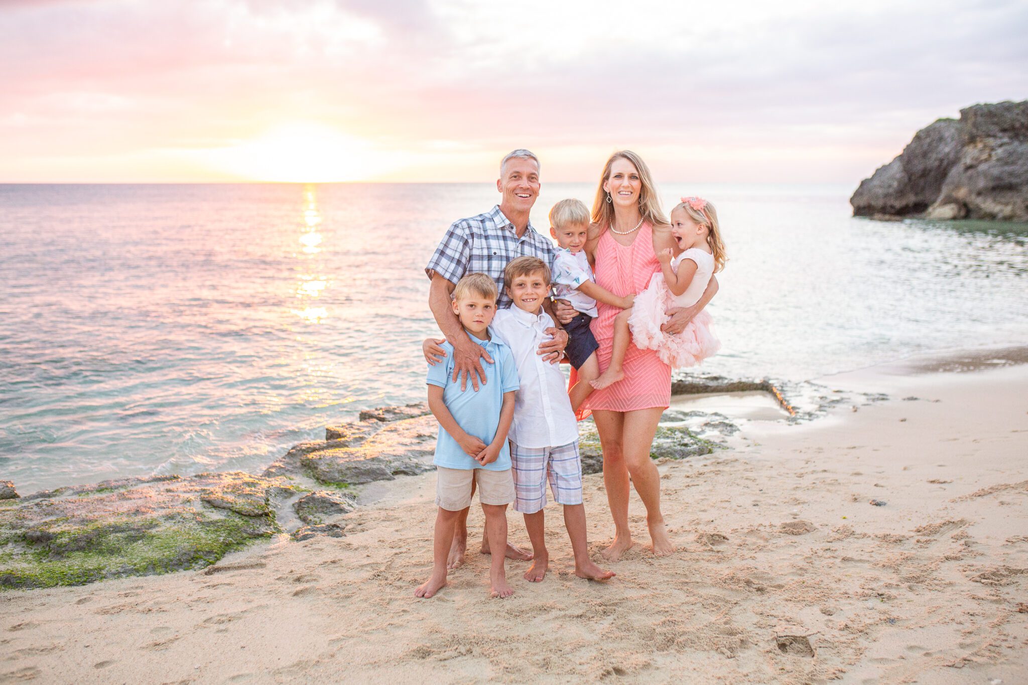 hawaii family photo outfits by alison bell photographer