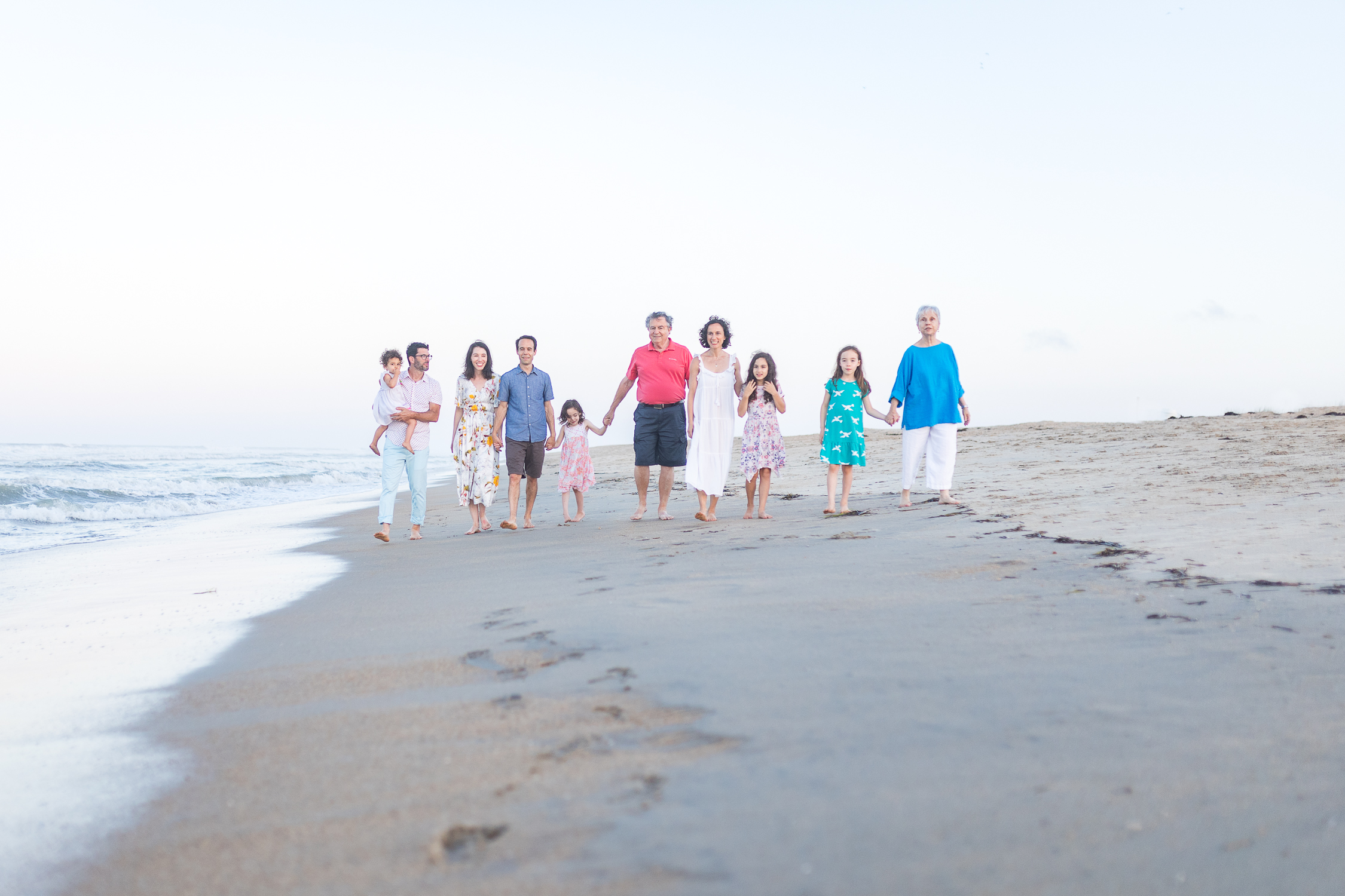 Best location for extended family photoshoot by alison Bell, Photographer