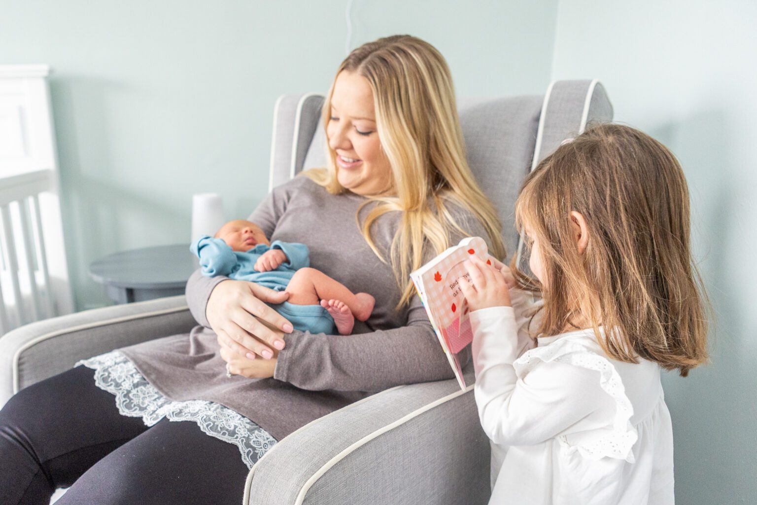 3 Tips What to Wear for a Newborn Photoshoot Look Instantly Picture