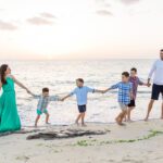 what to wear for beach family photos in Hawaii by alison bell, photographer