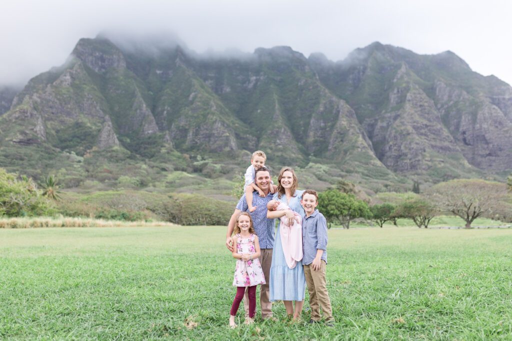 Oahu photographer family photos at Kualoa Regional Park by Alison Bell, Photographer Best Oahu photoshoot locations for families