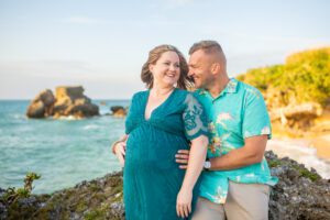 Hawaii maternity photographer couples on the beach by alison bell photographer