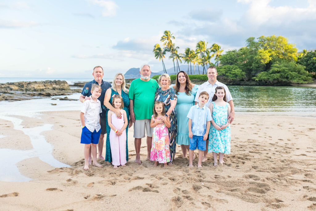 Extended family photo session at paradise cove beach on oahu Hawaii by Alison Bell, photographer
