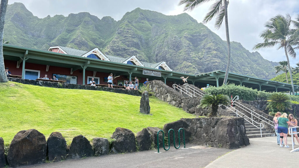 the main house at Kauloa Ranch is where Paniolo Grill is located